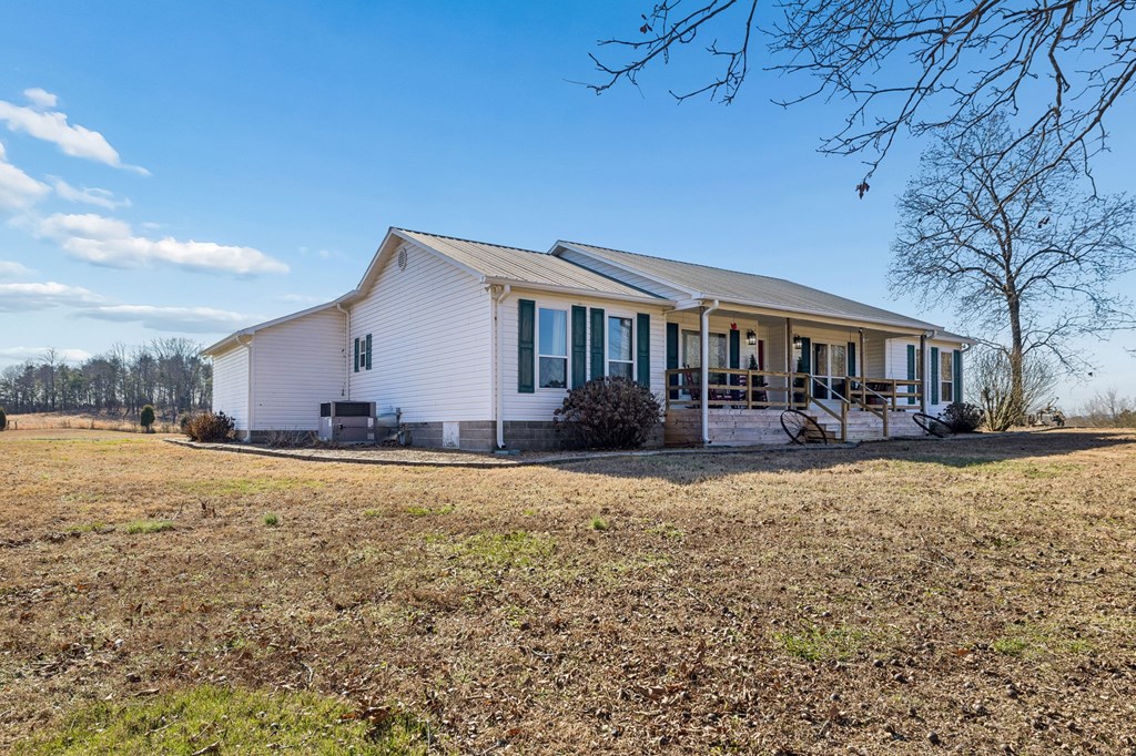 875 Old Stage Road Spring City, TN 37381 - Photo 4 of 71 Gallery Image 4