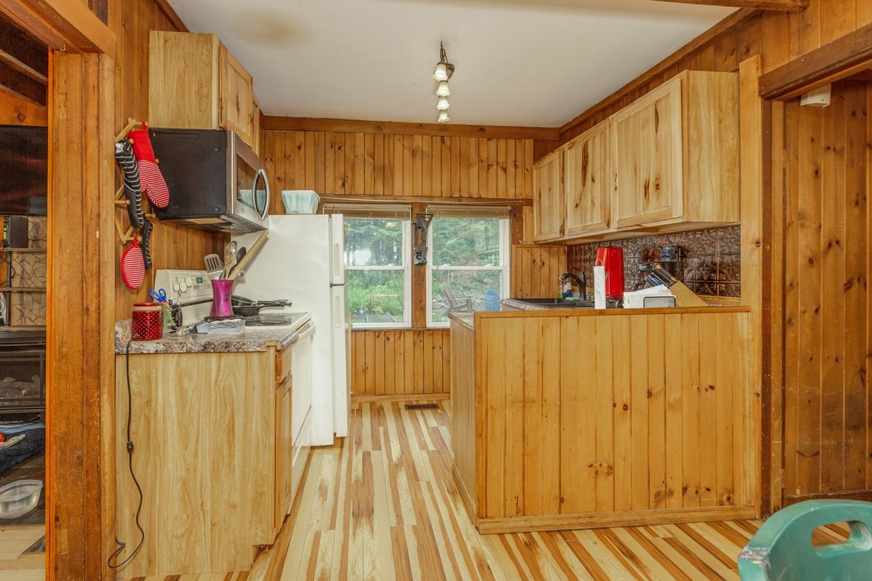 180 Woodbound Road Rindge, NH 03461 - Photo 11 of 31