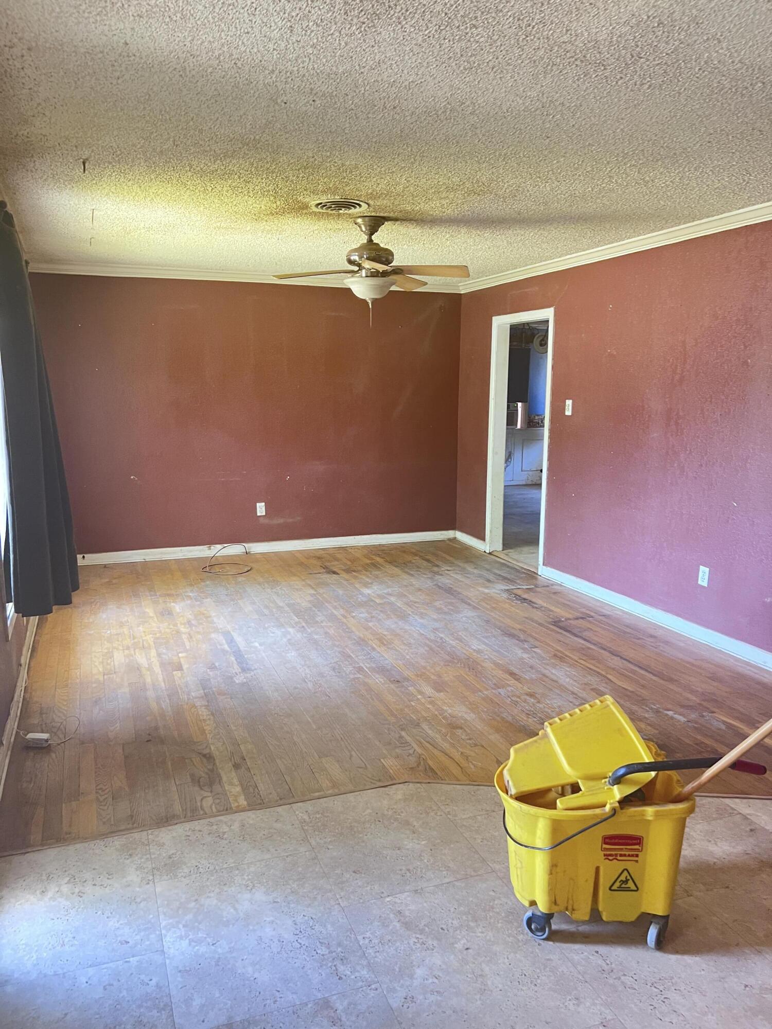 3102 48th Street Lubbock, TX 79413 - Photo 3 of 32 livingRM_8545