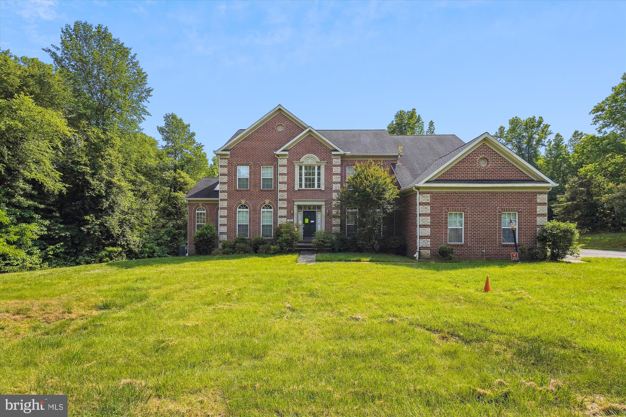 Exterior 3-sided brick