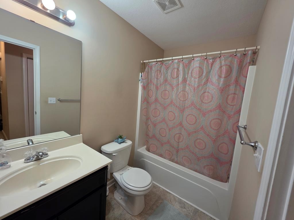 189 Foxfire Road Paris, TN 38242 - Photo 15 of 18 a bathroom with a sink and toilet