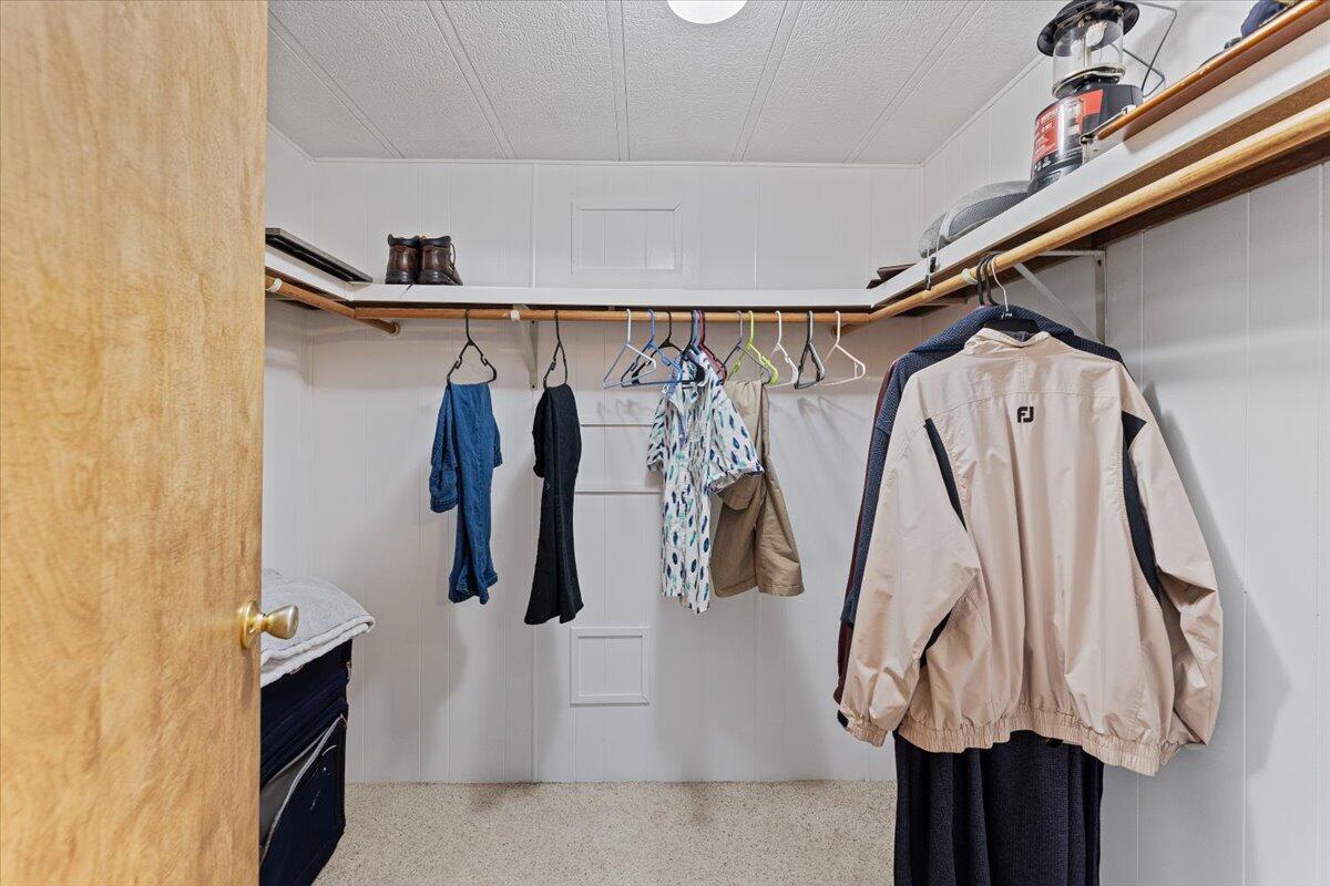 350 Gilmore Road, Unit 10 Red Bluff, CA 96080 - Photo 20 of 32 17-350 Gilmore #10 - interior-22