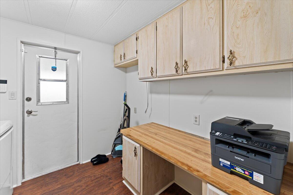 350 Gilmore Road, Unit 10 Red Bluff, CA 96080 - Photo 3 of 32 25-350 Gilmore #10 - Exterior-3