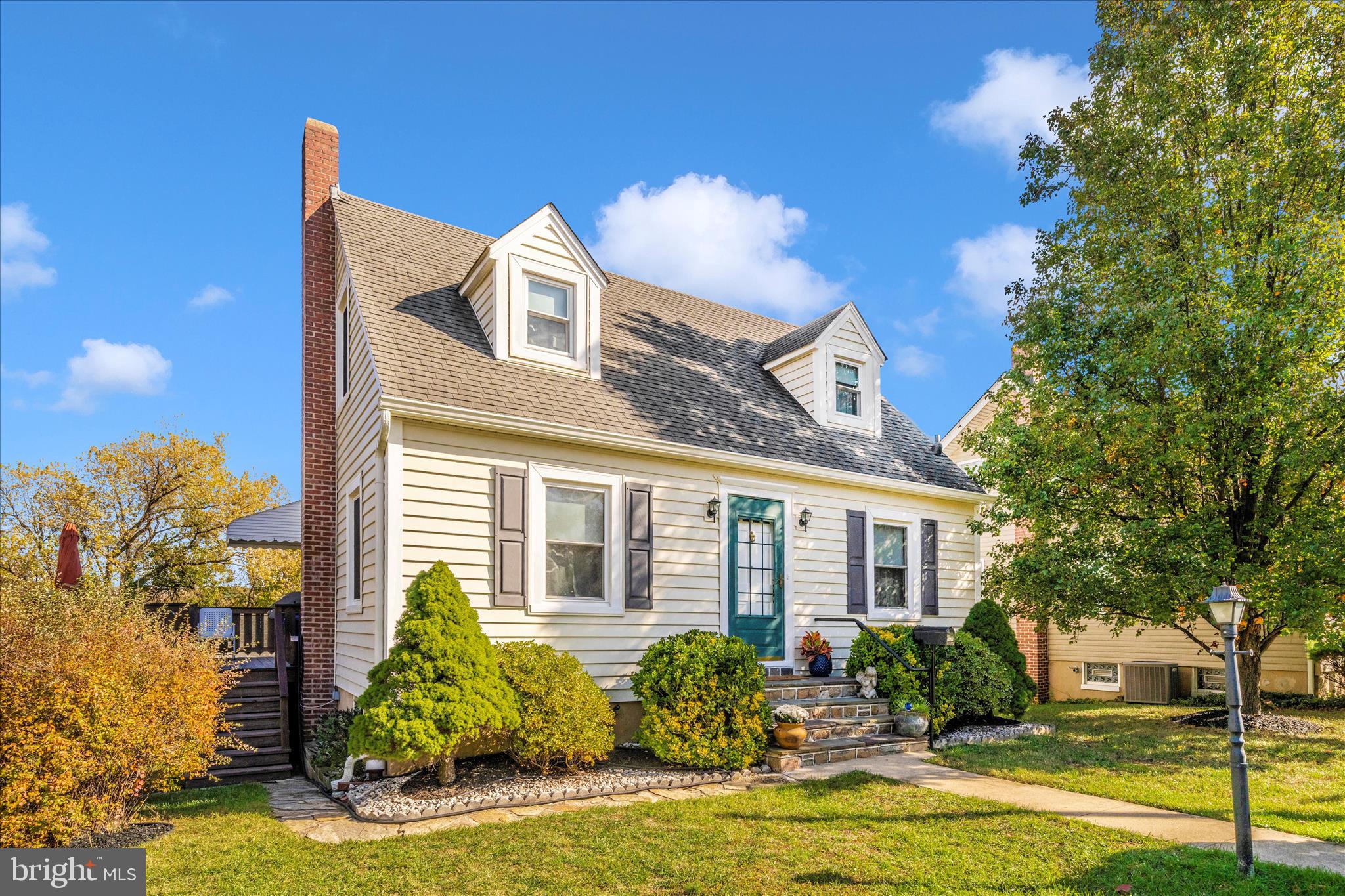 5627 Oakland Road Baltimore, MD 21227 - Photo 50 of 58 Exterior Front