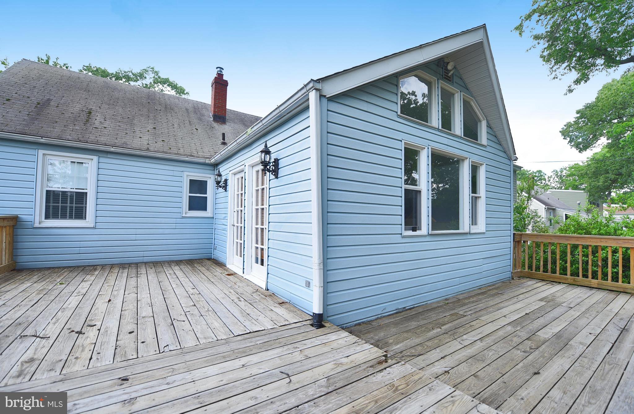 8109 Hillendale Road Baltimore, MD 21234 - Photo 23 of 27 Deck 2