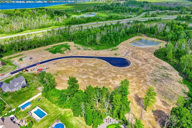 $557,440 | 230 Bronze Leaf Trail, Greece, NY 14612