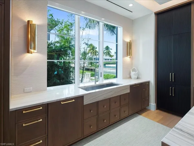 $17,999,000 | 425 15th Avenue South, Naples, FL 34102