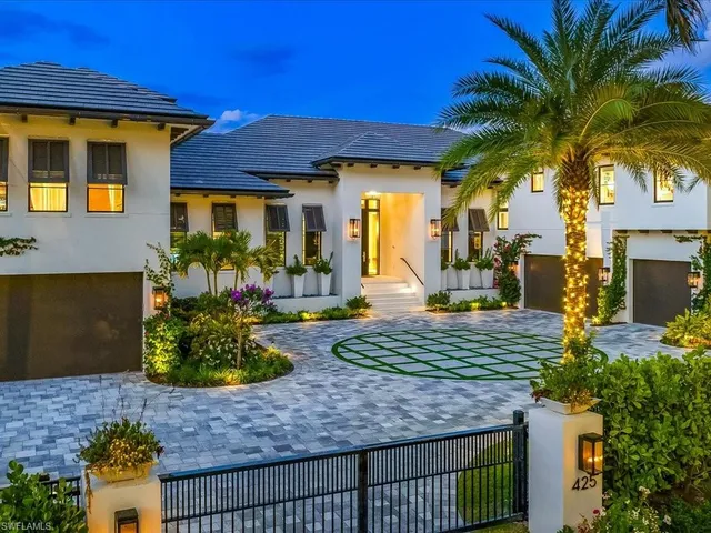 $17,999,000 | 425 15th Avenue South, Naples, FL 34102