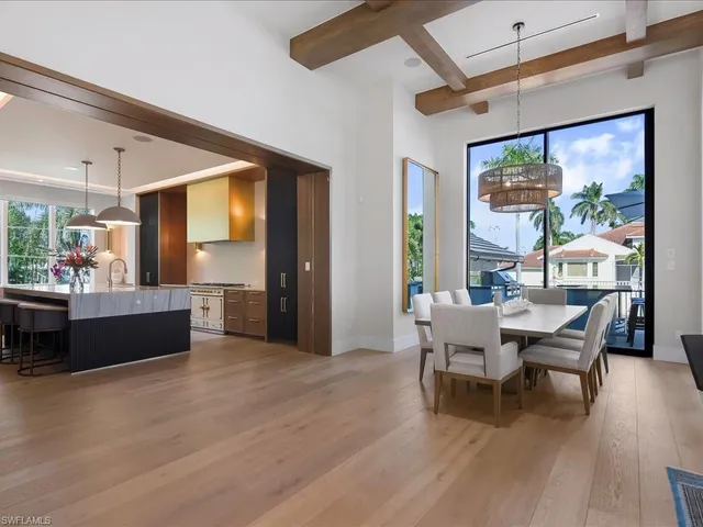 $17,999,000 | 425 15th Avenue South, Naples, FL 34102