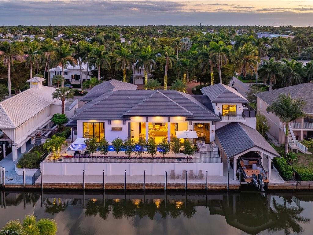 425 15th Avenue South Naples, FL 34102 - Photo 3 of 50