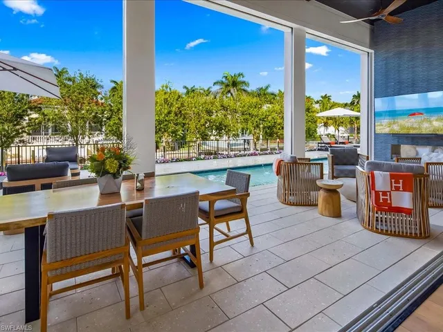 $17,999,000 | 425 15th Avenue South, Naples, FL 34102