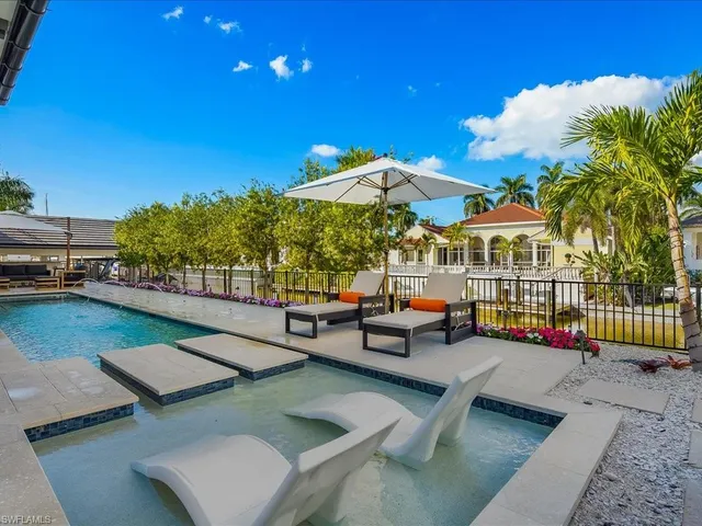 $17,999,000 | 425 15th Avenue South, Naples, FL 34102