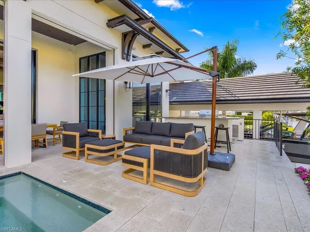 $17,999,000 | 425 15th Avenue South, Naples, FL 34102