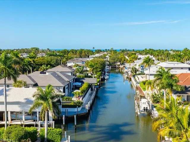 $17,999,000 | 425 15th Avenue South, Naples, FL 34102