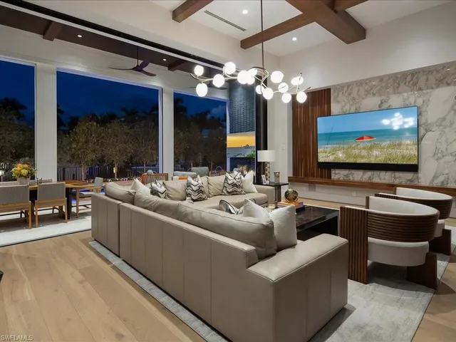 $17,999,000 | 425 15th Avenue South, Naples, FL 34102