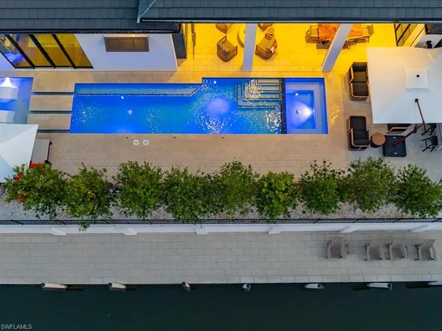 $17,999,000 | 425 15th Avenue South, Naples, FL 34102