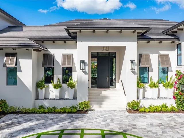 $17,999,000 | 425 15th Avenue South, Naples, FL 34102