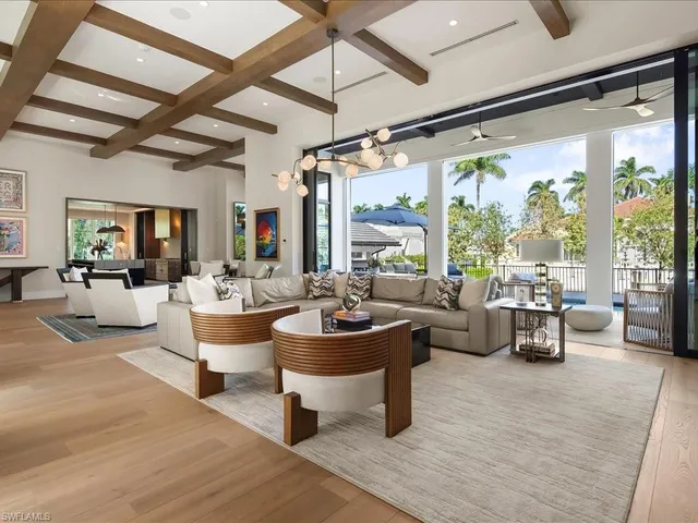 $17,999,000 | 425 15th Avenue South, Naples, FL 34102