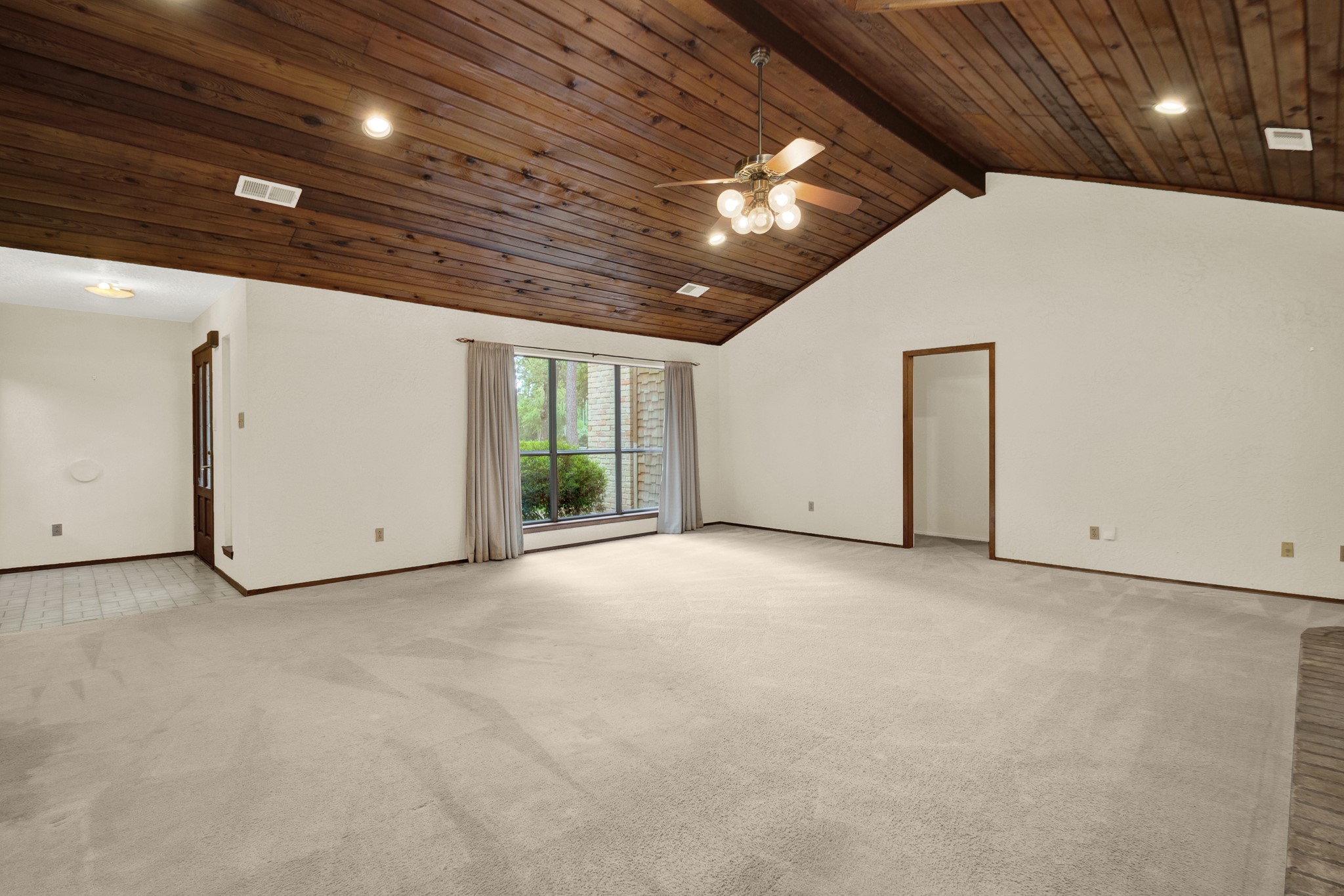 1714 Coe Road Pinehurst, TX 77362 - Photo 13 of 40