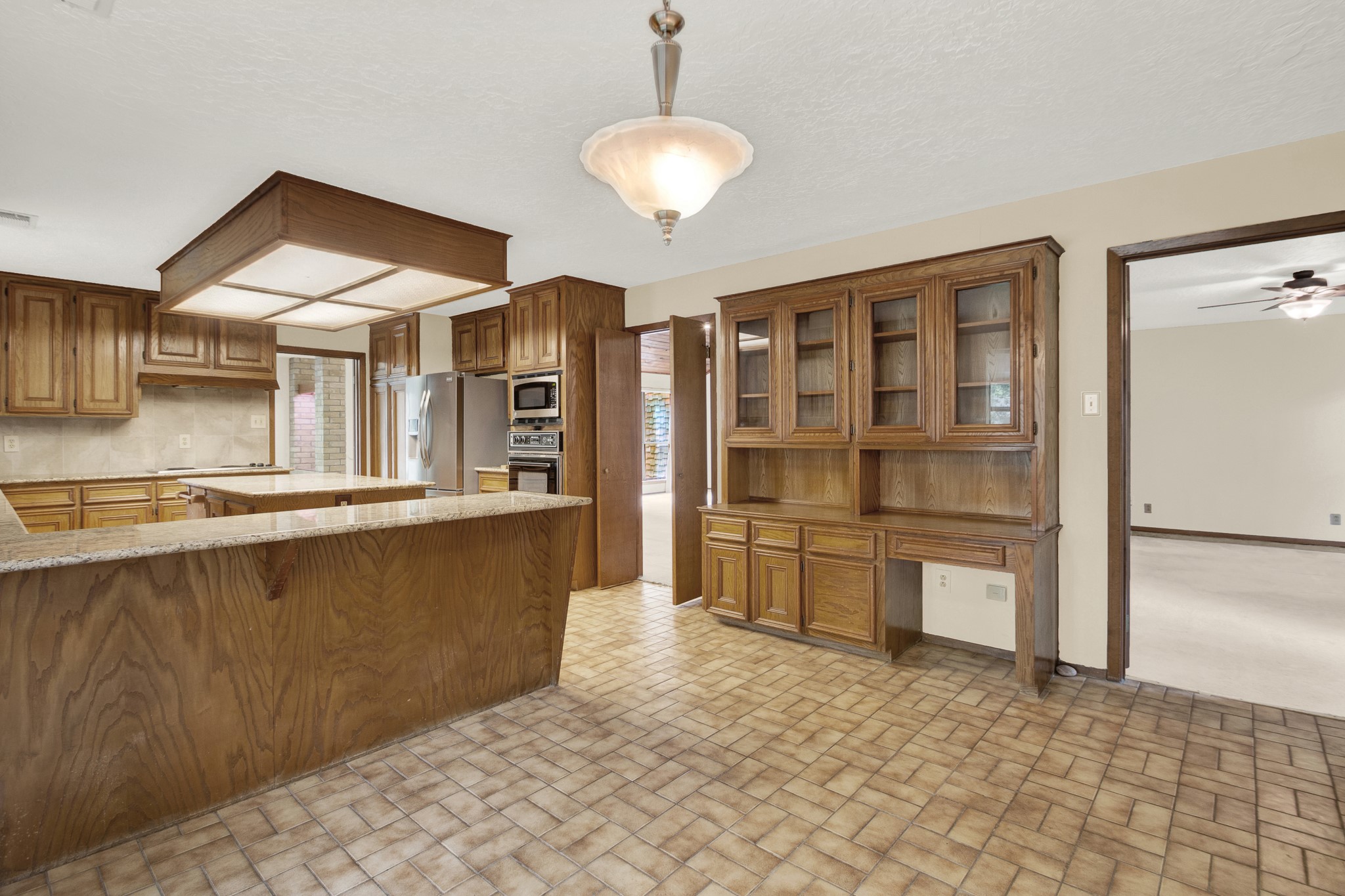 1714 Coe Road Pinehurst, TX 77362 - Photo 23 of 40