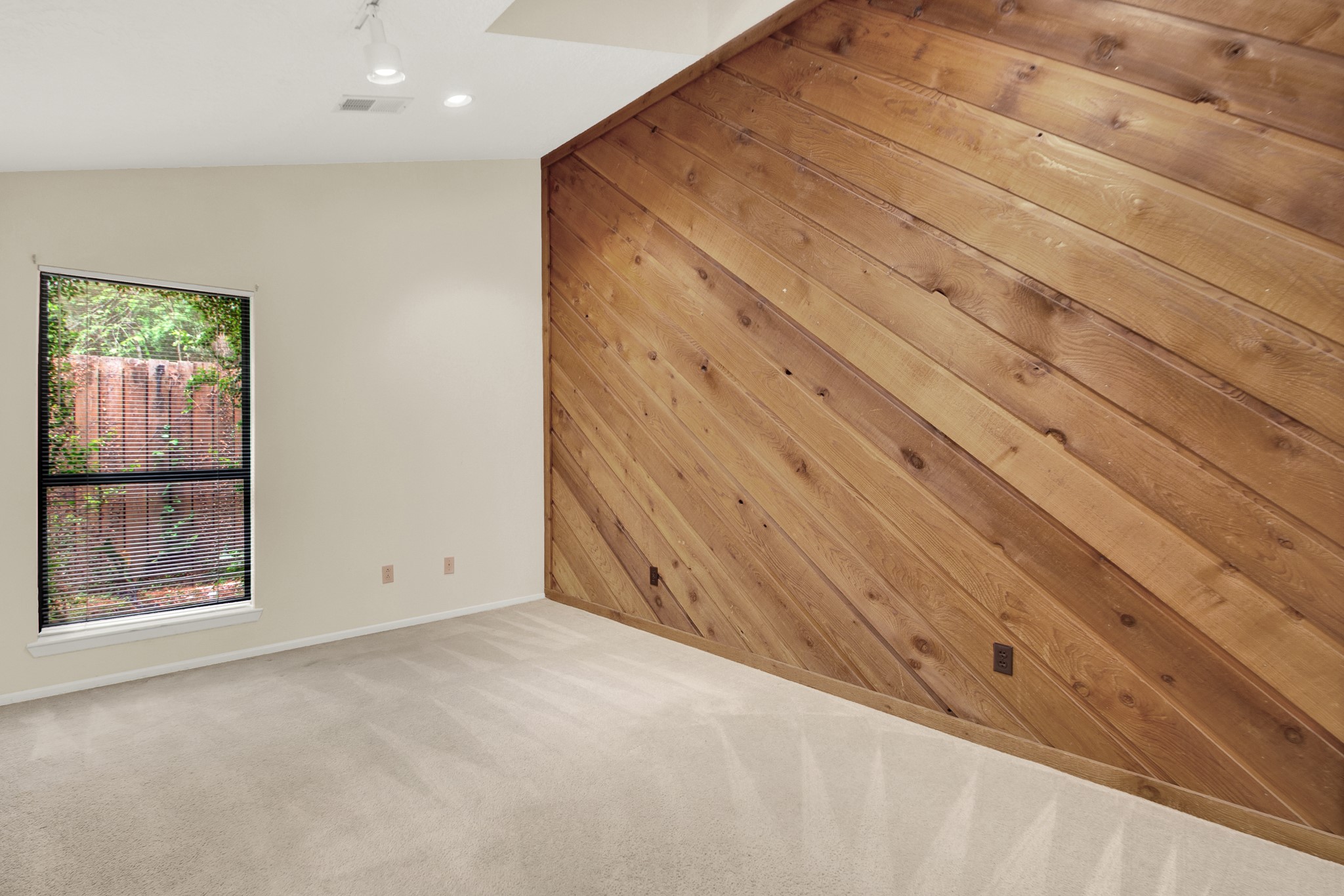 1714 Coe Road Pinehurst, TX 77362 - Photo 33 of 40