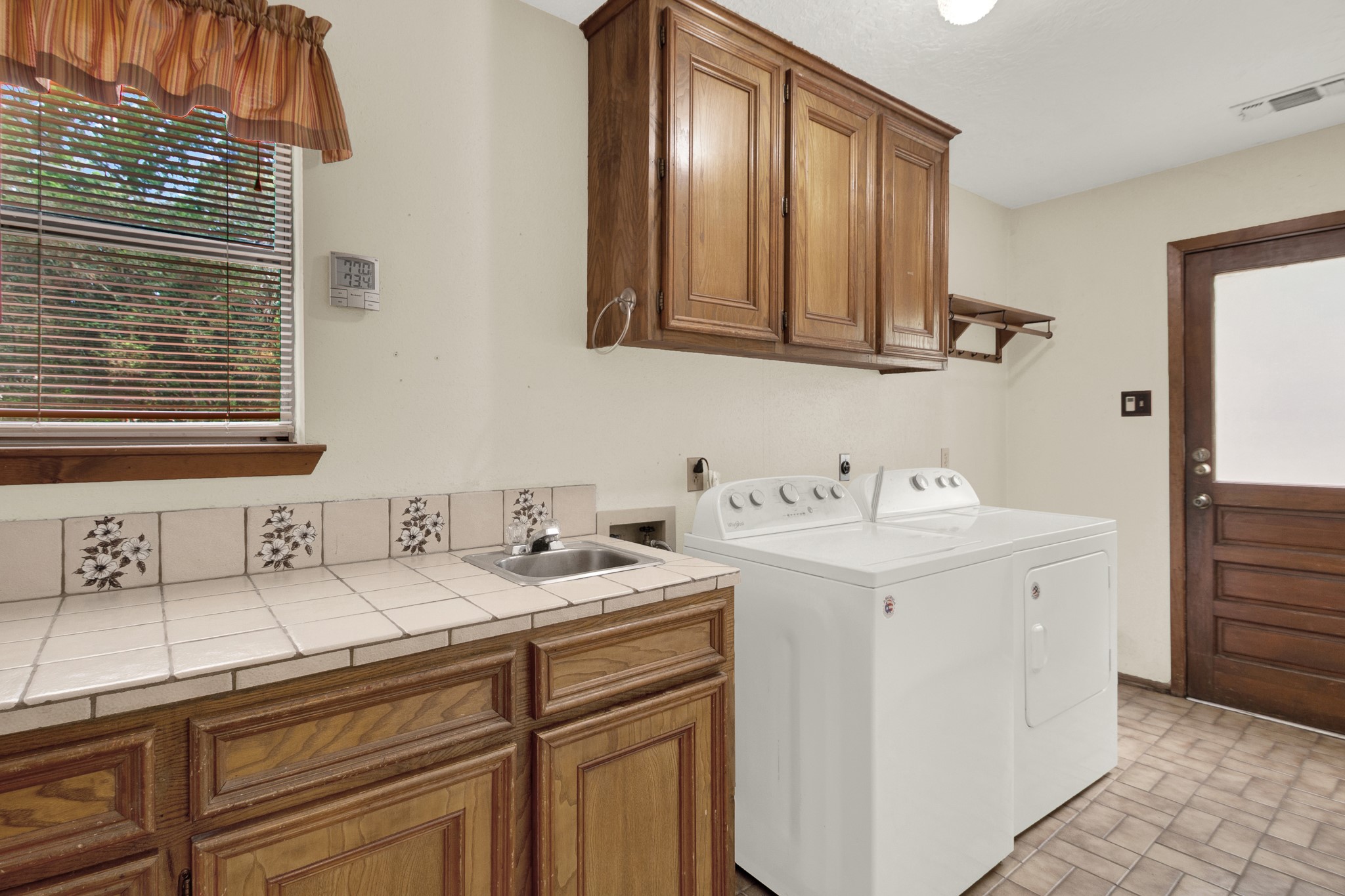 1714 Coe Road Pinehurst, TX 77362 - Photo 37 of 40