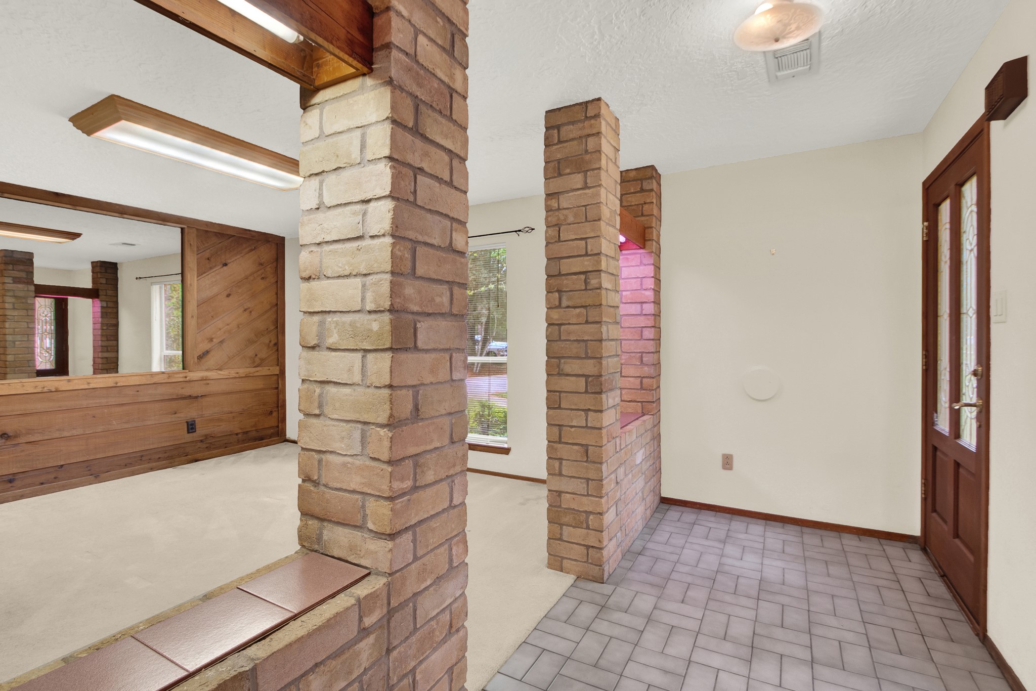 1714 Coe Road Pinehurst, TX 77362 - Photo 9 of 40