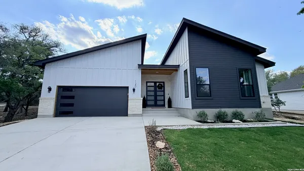 $685,000 | 120 River Vw Drive, Boerne, TX 78006