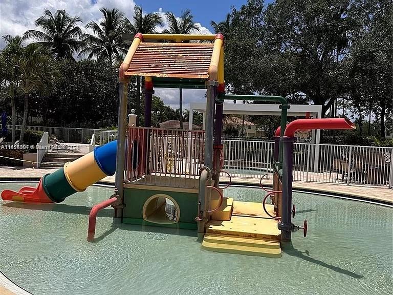 Savanna Weston, FL 33327 - Photo 3 of 5