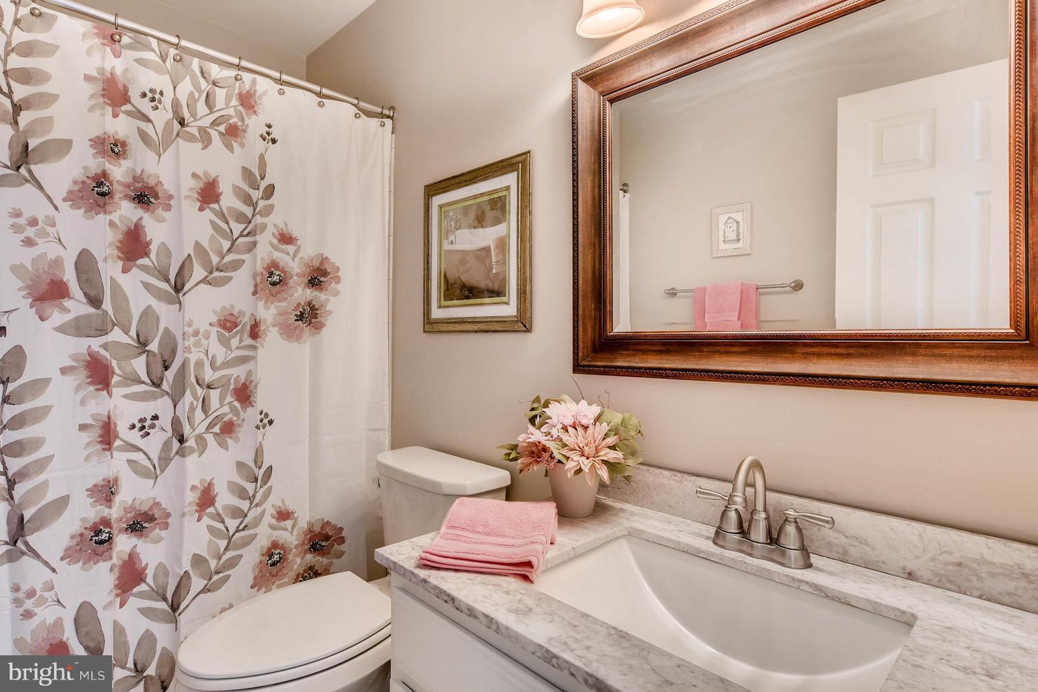 9001 Gardenia Road Baltimore, MD 21236 - Photo 20 of 30 Upper Floor Bathroom with granite!