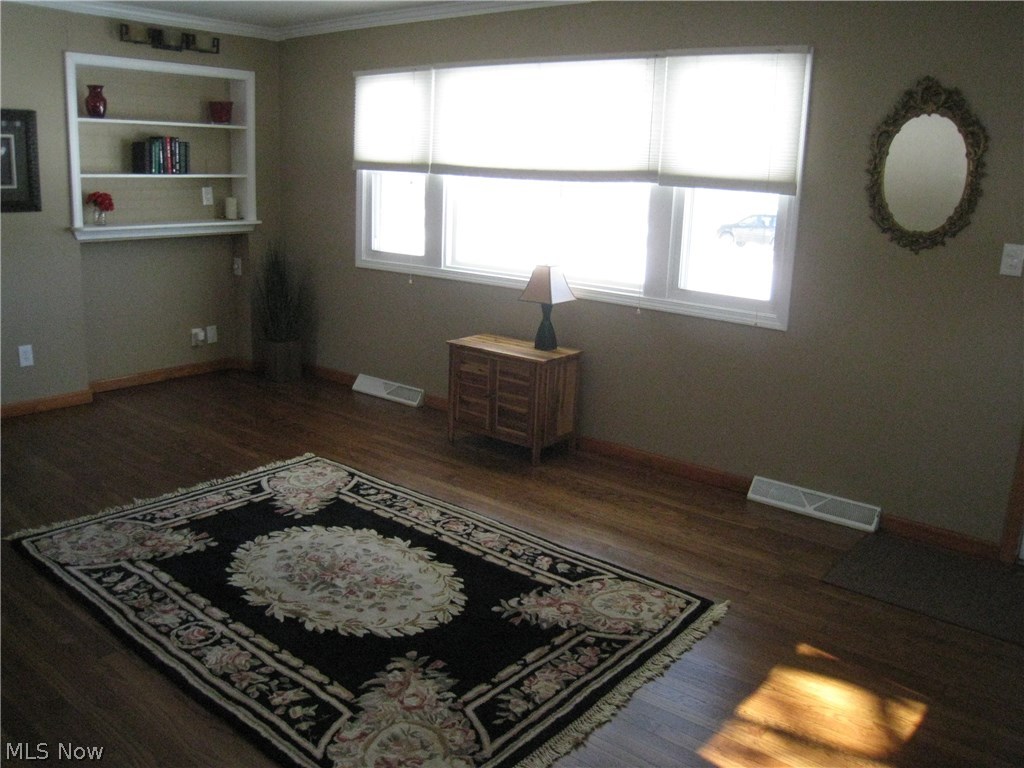 7160 Liberty Road Solon, OH 44139 - Photo 3 of 26 Living room. Replacement windows through-out the home.