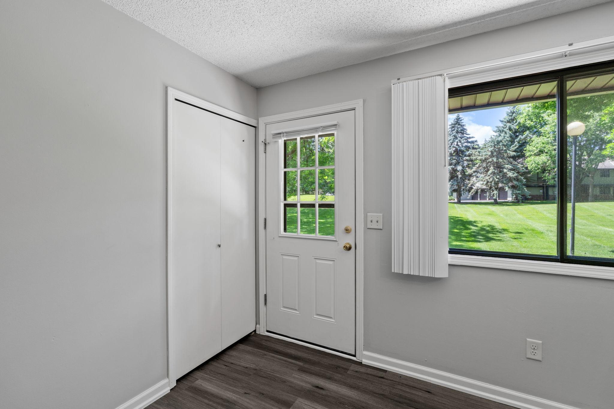 13359 Zenith Lane Eden Prairie, MN 55346 - Photo 5 of 25
