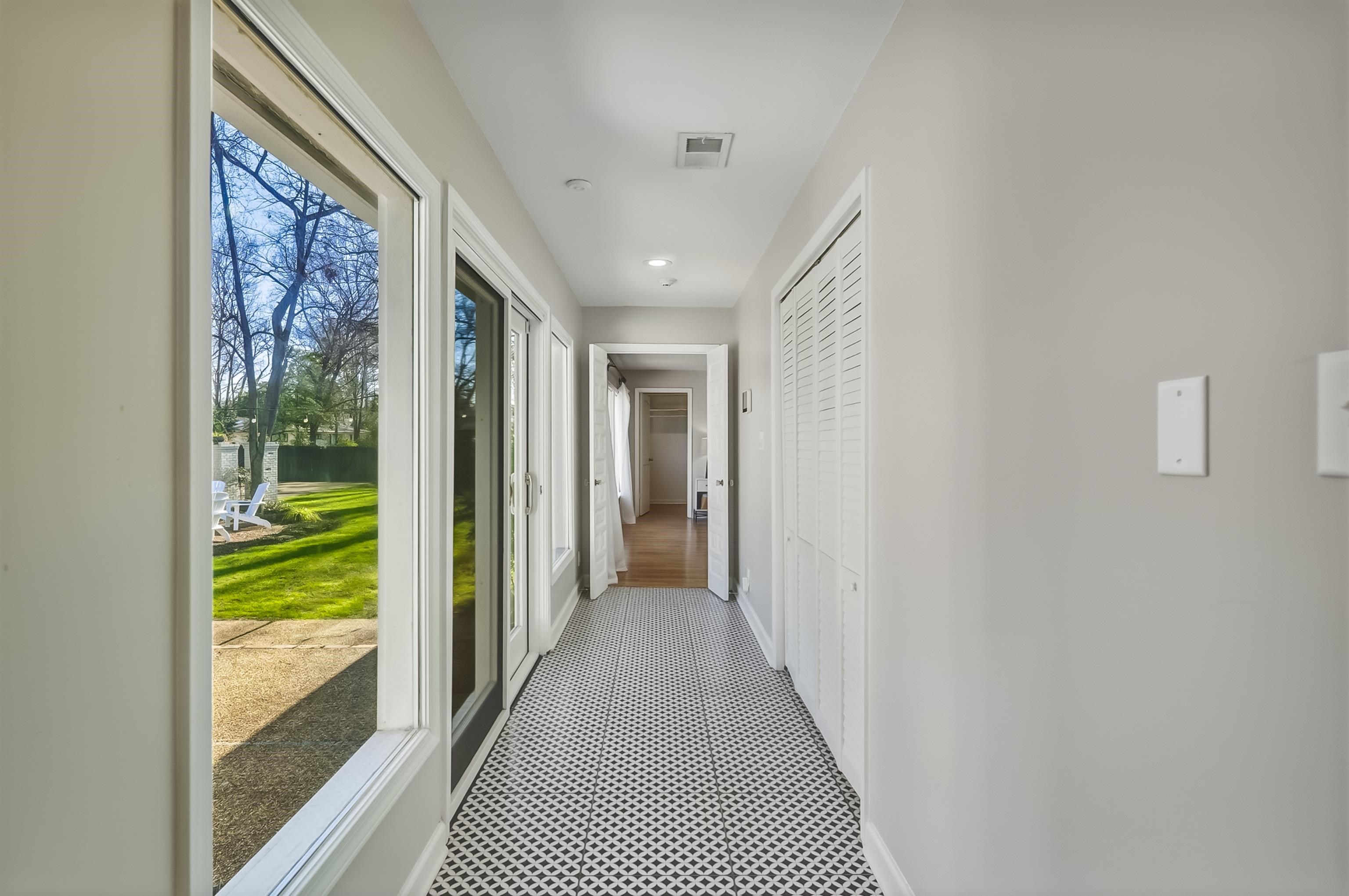 5155 Shady Grove Road Memphis, TN 38117 - Photo 19 of 40 Hall featuring baseboards and recessed lighting