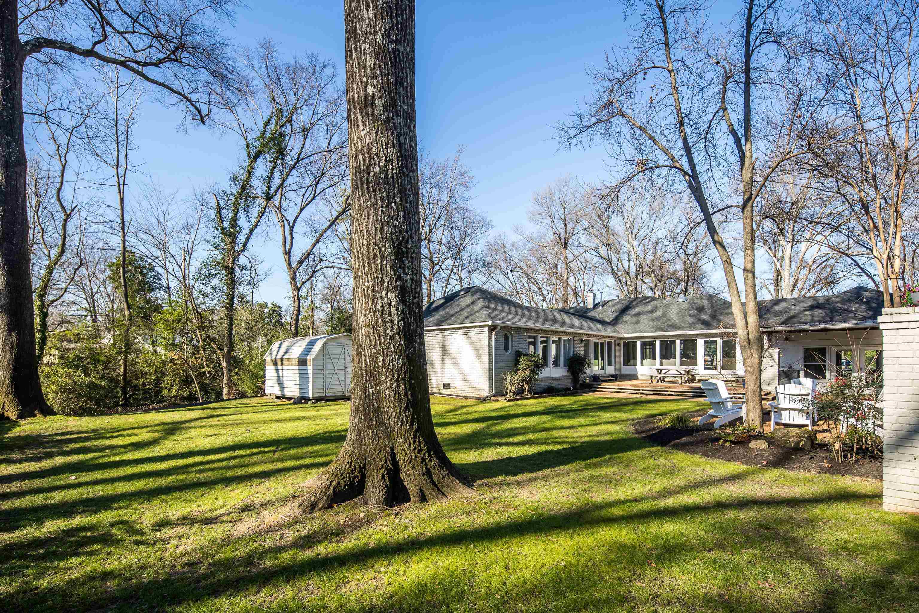 5155 Shady Grove Road Memphis, TN 38117 - Photo 39 of 40 View of green lawn