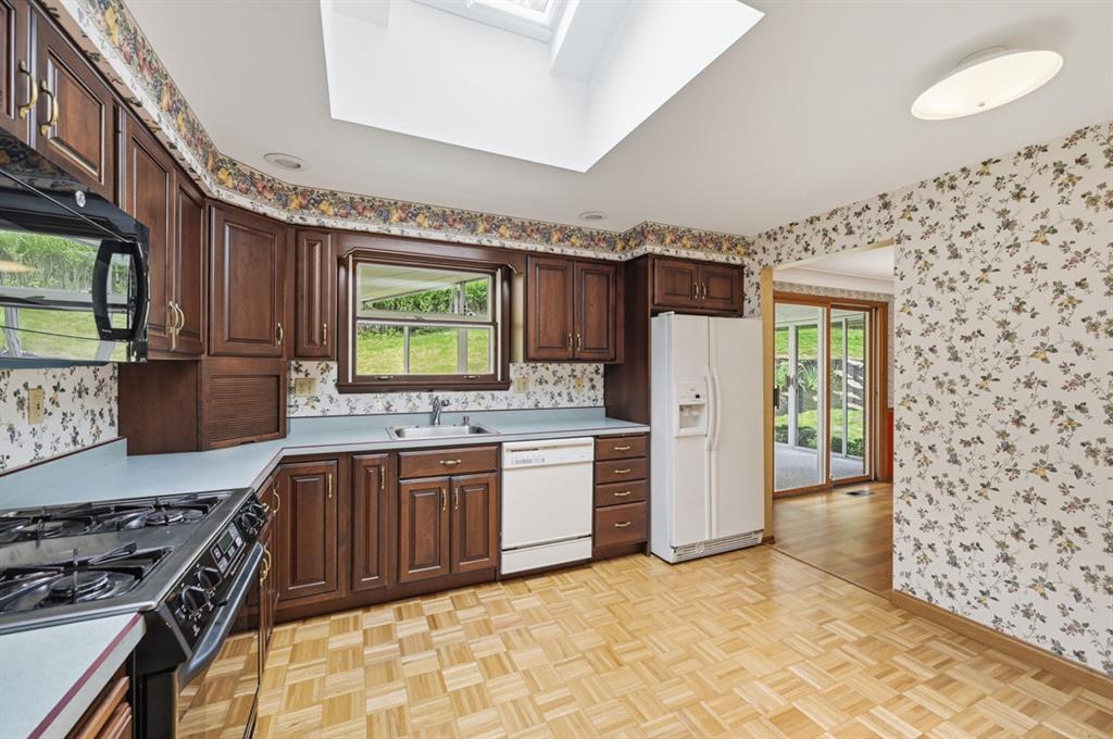 8244 Coach Court Allison Park, PA 15101 - Photo 13 of 50