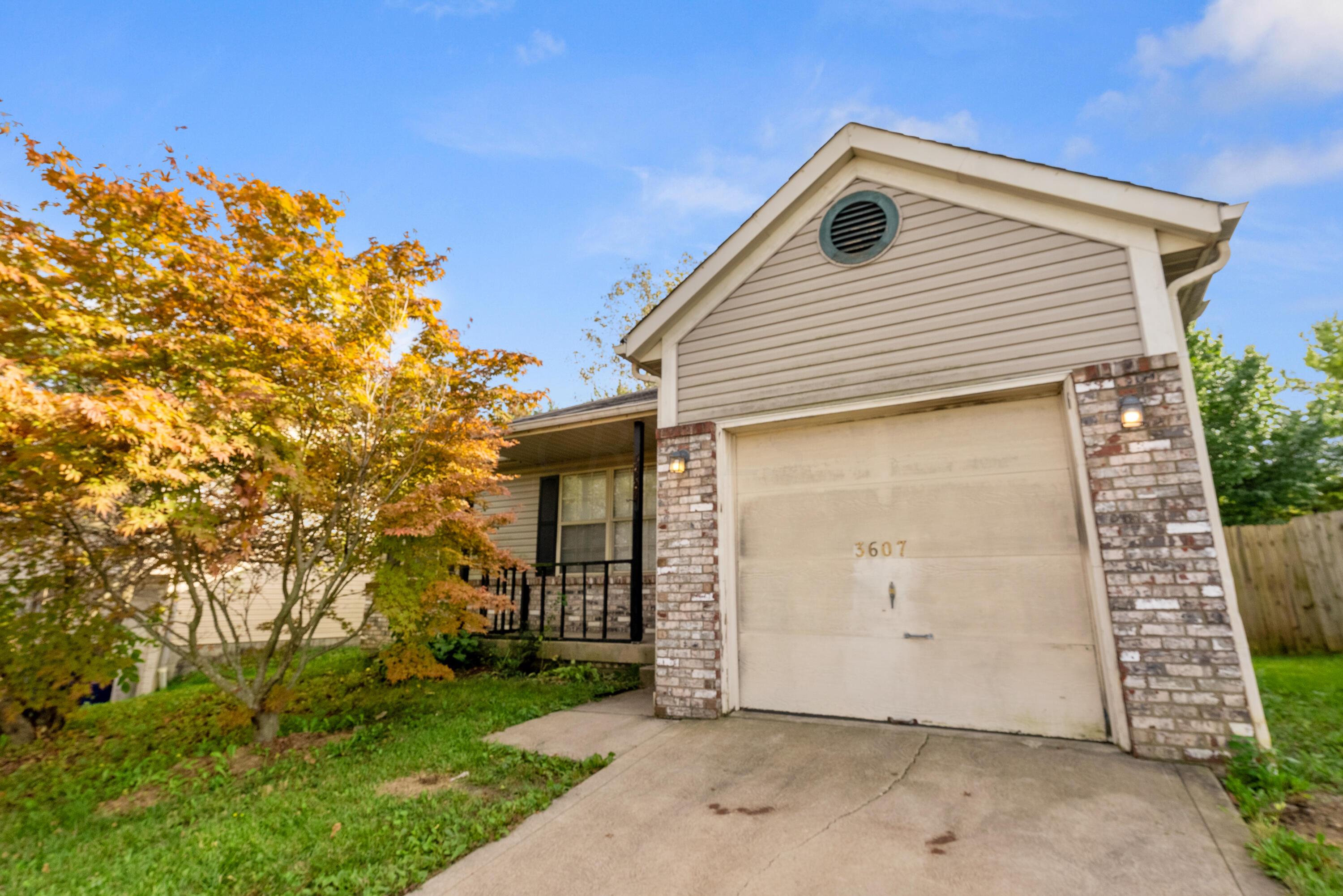 3607 Rocky Road Columbus, OH 43223 - Photo 2 of 27 DSC08305