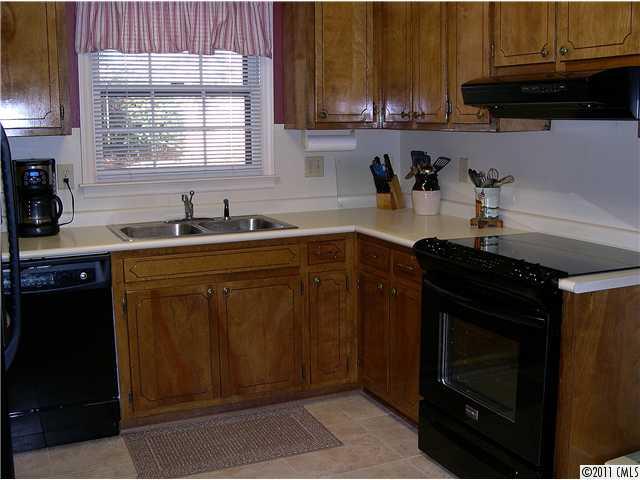 8339 Prince George Road Charlotte, NC 28210 - Photo 2 of 16 Gallery Image 2
