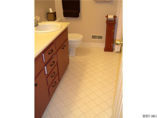 8339 Prince George Road Charlotte, NC 28210 - Photo 11 of 16 Gallery Image 11
