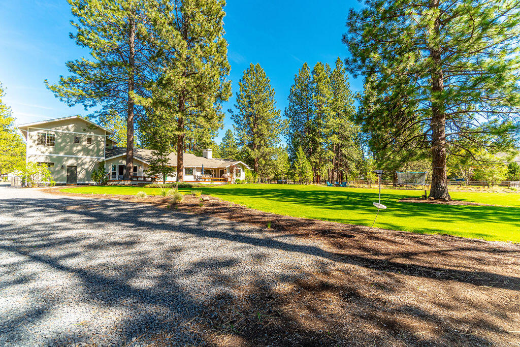 60093 West Ridgeview Drive Bend, OR 97702 - Photo 43 of 52 42