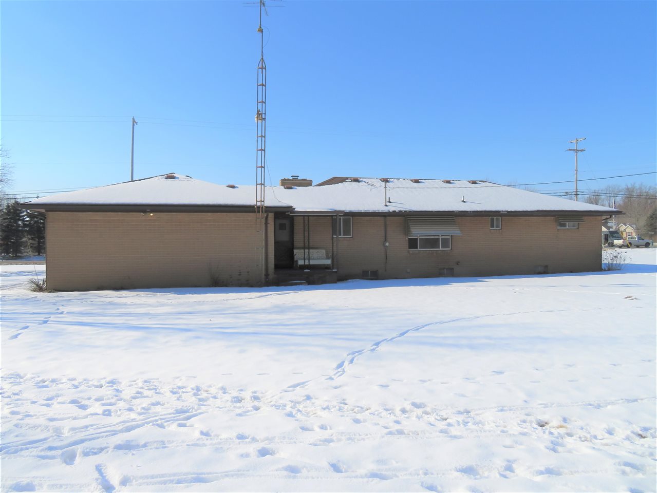 1148 North Genesee Road Burton, MI 48509 - Photo 2 of 32 50065159-1.JPG