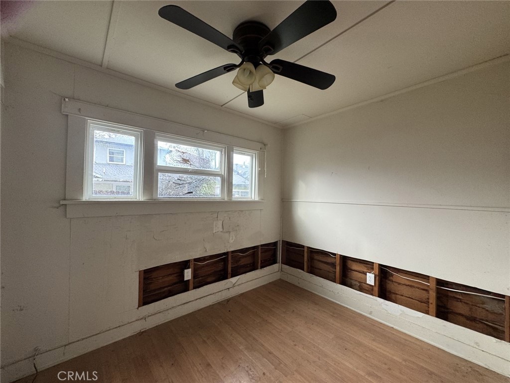 307 South Curry Street Tehachapi, CA 93561 - Photo 12 of 16 Second Bedroom