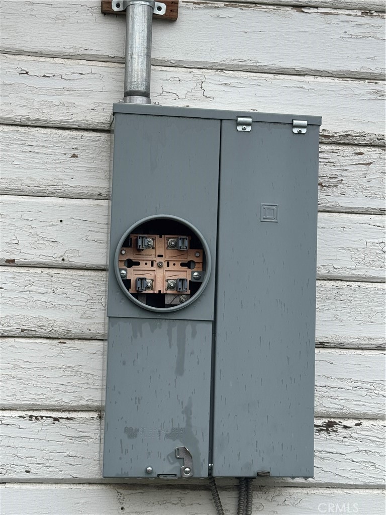 307 South Curry Street Tehachapi, CA 93561 - Photo 16 of 16 Pannel