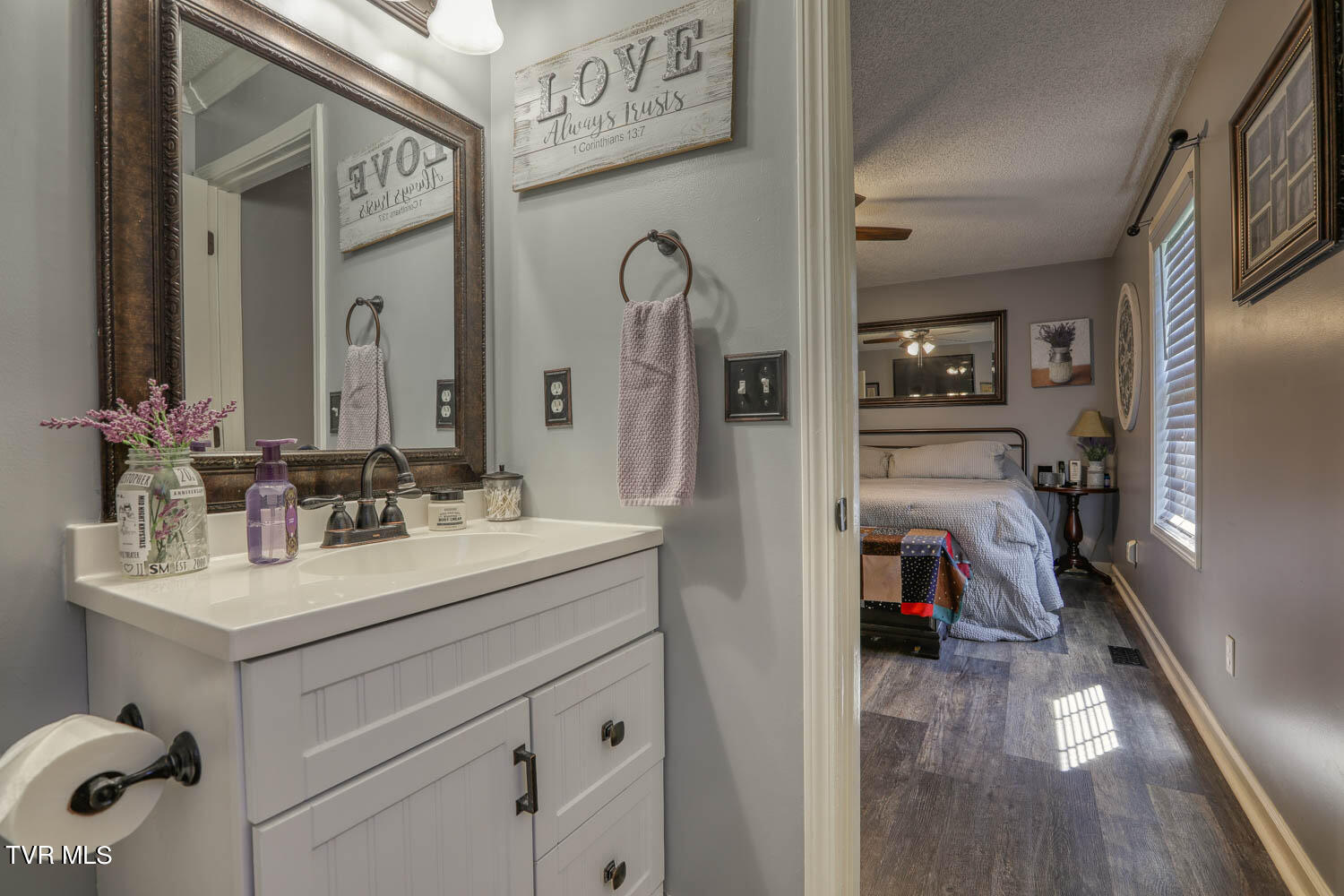 129 Townsend Road Fall Branch, TN 37656 - Photo 52 of 77 Primary en suite bathroom.