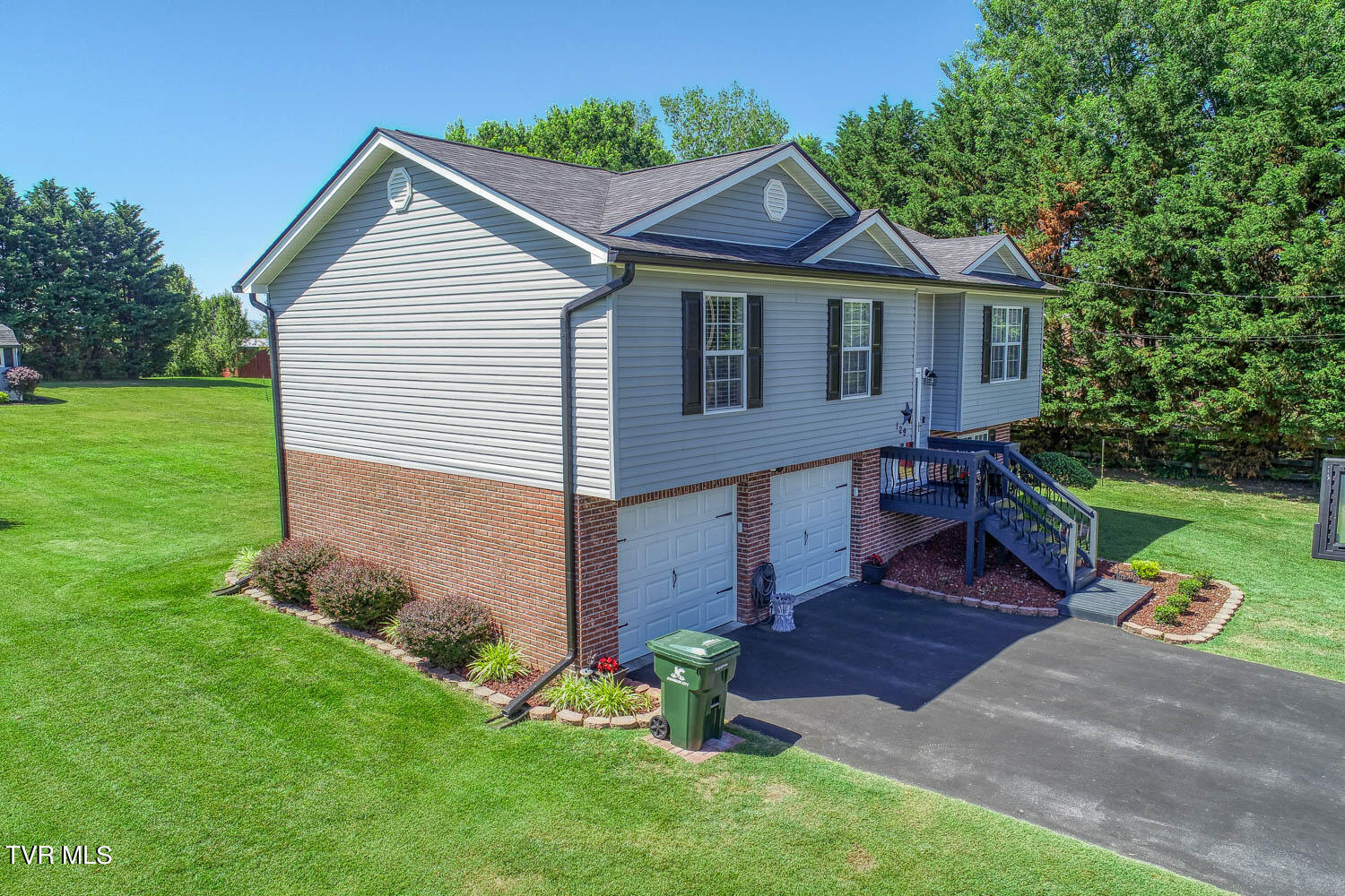 129 Townsend Road Fall Branch, TN 37656 - Photo 6 of 77 BG. 129 Townsend. Fall B MLSa (4 of 38)