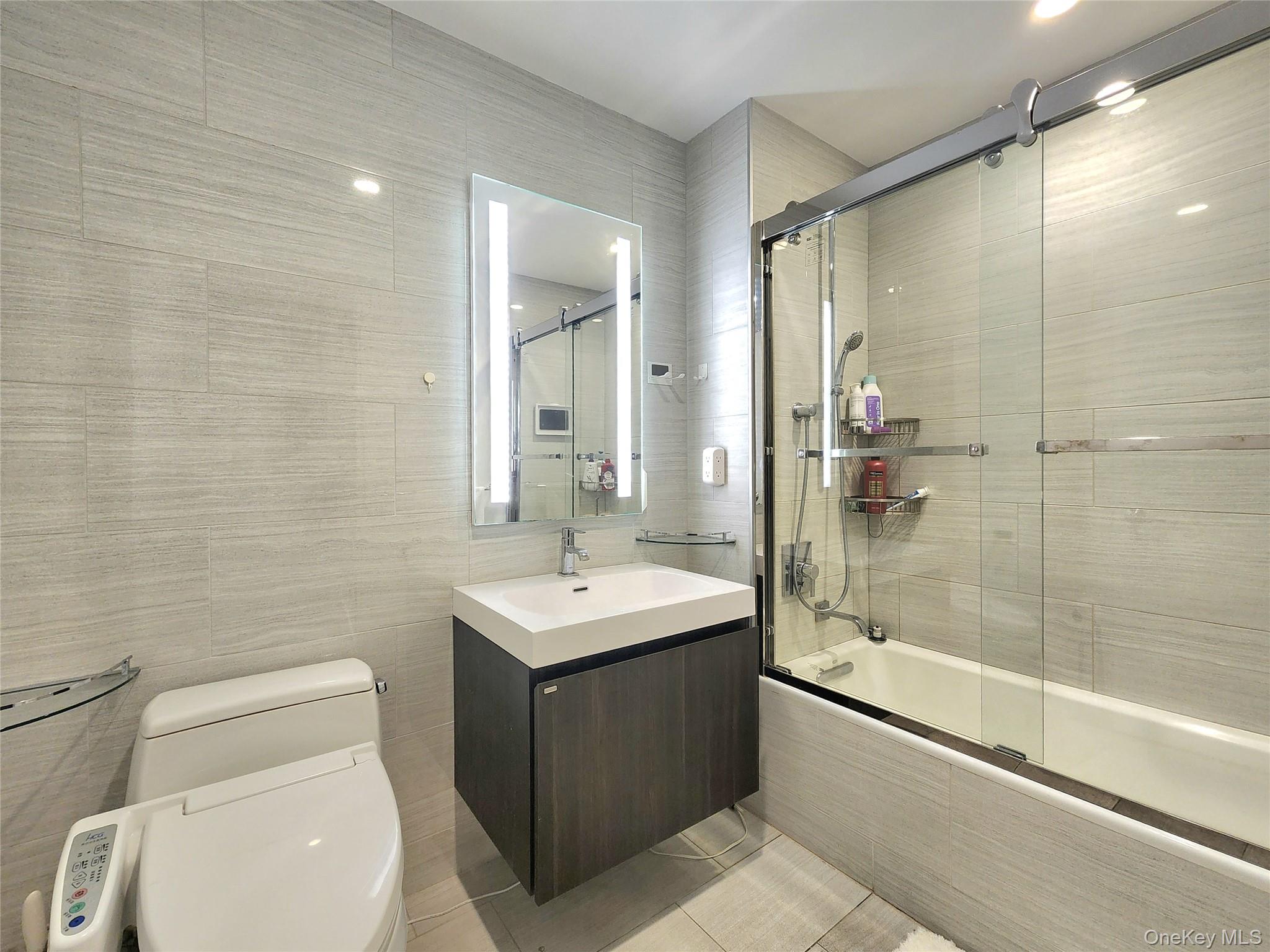 131-05 40 Road, Unit 16J Queens, NY 11354 - Photo 16 of 25