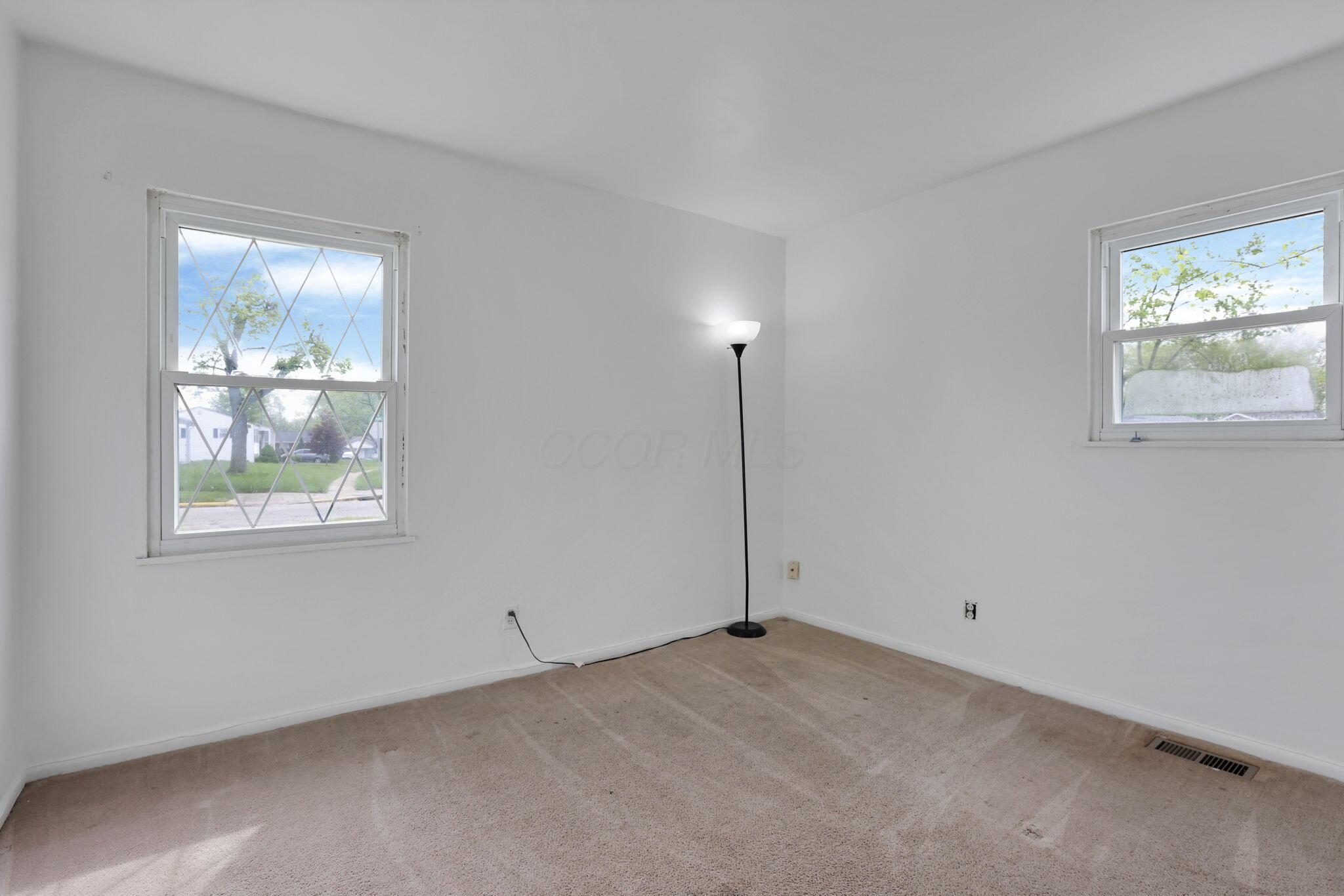 315 Redmond Road Columbus, OH 43228 - Photo 33 of 49 33-web-or-mls-G02A7819