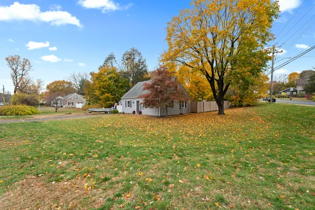 $374,900 | 101 Pool Road, North Haven, CT 06473