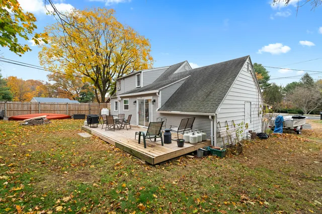 $374,900 | 101 Pool Road, North Haven, CT 06473