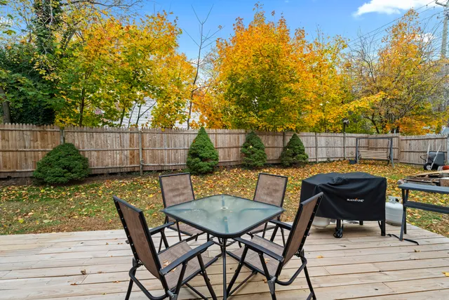 $374,900 | 101 Pool Road, North Haven, CT 06473