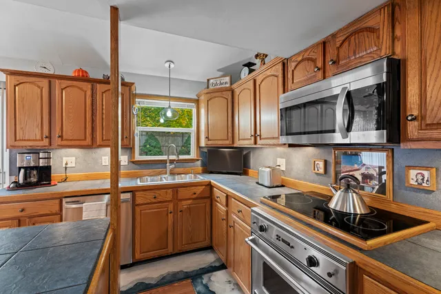 $374,900 | 101 Pool Road, North Haven, CT 06473